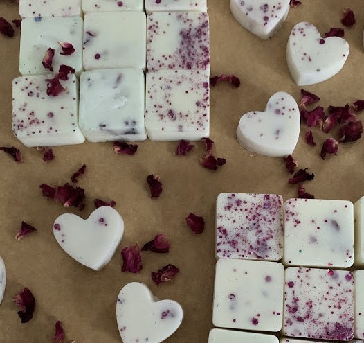 Why you should turn to small businesses, not just AI, for gift-giving