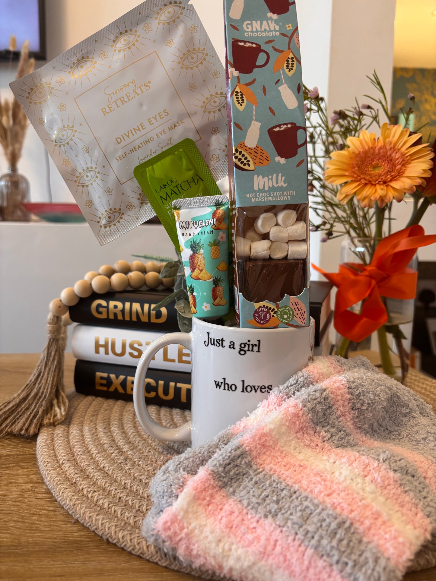 Just a Girl that Loves Books Mug