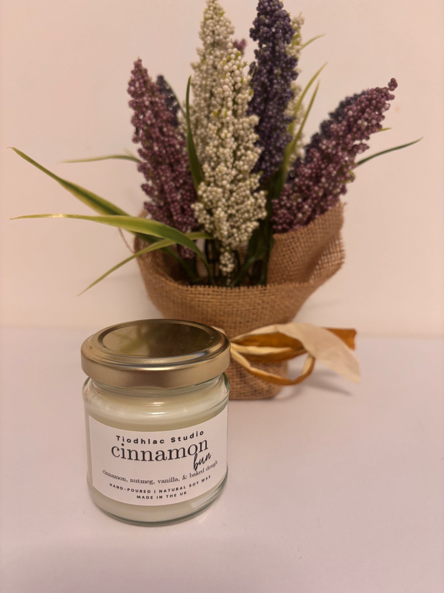 Tìodhlac Studio Clear Jar Soy Candle | Cinnamon Bun
