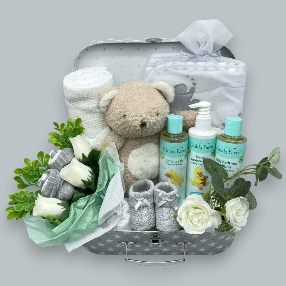Childs Farm Baby Gift Set: Cosy Blanket, Hooded Towel, Washcloths & More