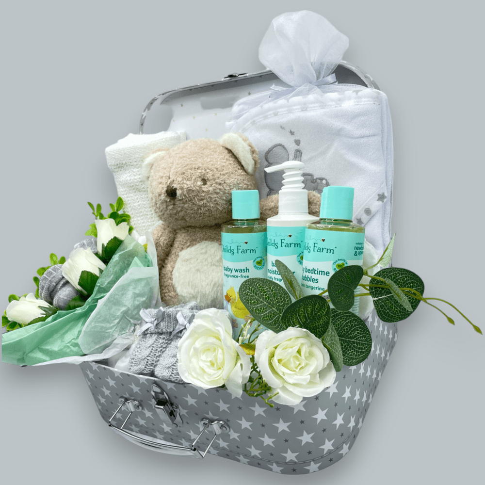 Childs Farm Baby Gift Set: Cosy Blanket, Hooded Towel, Washcloths & More